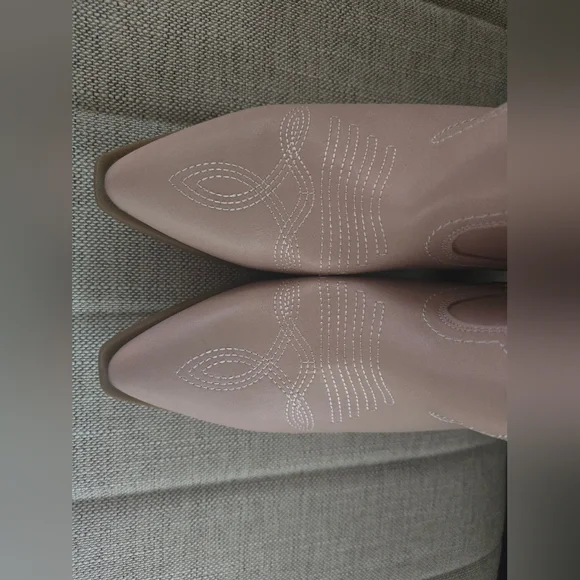 NEW Faux Leather Pink Heart Western-Style Women's Cowboy Boots Size 8 - Picture 7 of 10